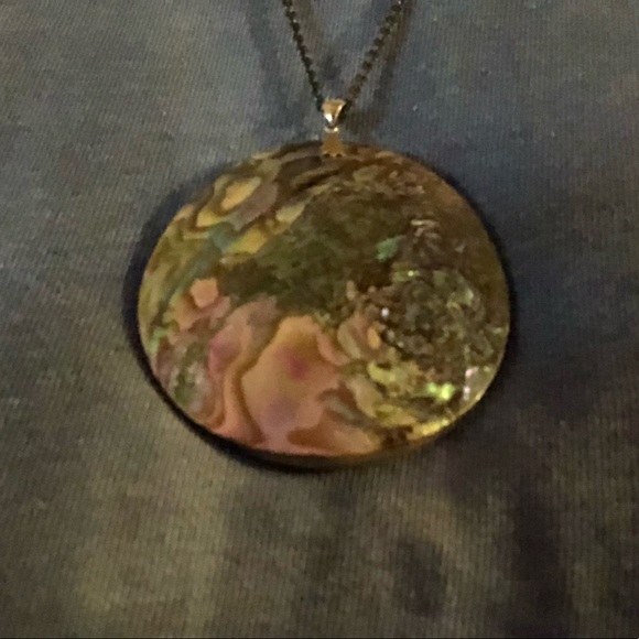 Large Abalone pendant necklace - Picture 3 of 3